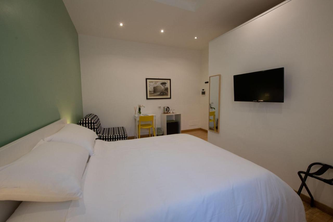 Domus Castroni Germanico Bed & Breakfast Rome Bagian luar foto