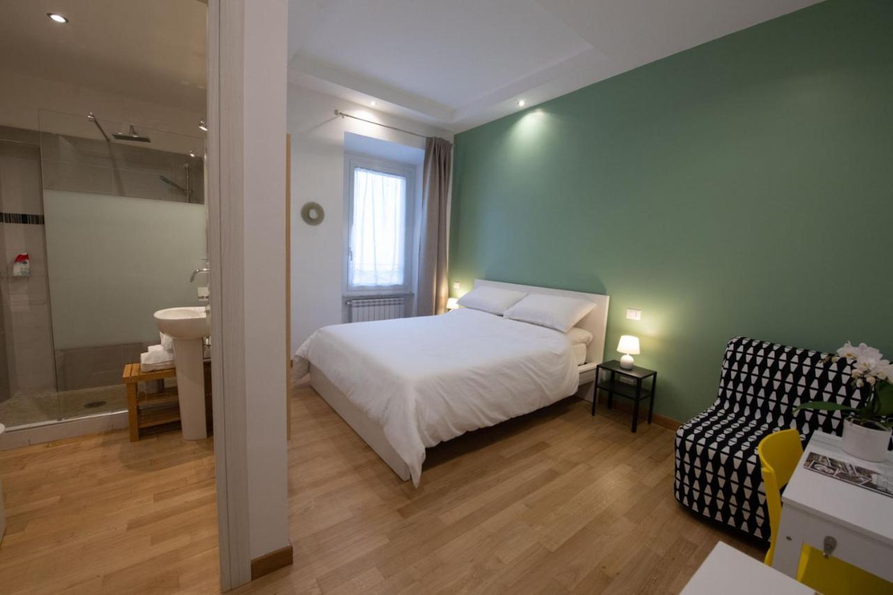 Domus Castroni Germanico Bed & Breakfast Rome Bagian luar foto