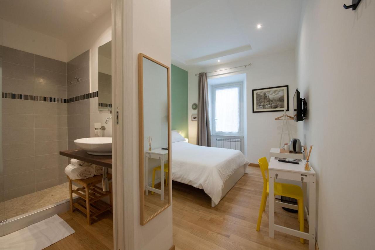 Domus Castroni Germanico Bed & Breakfast Rome Bagian luar foto
