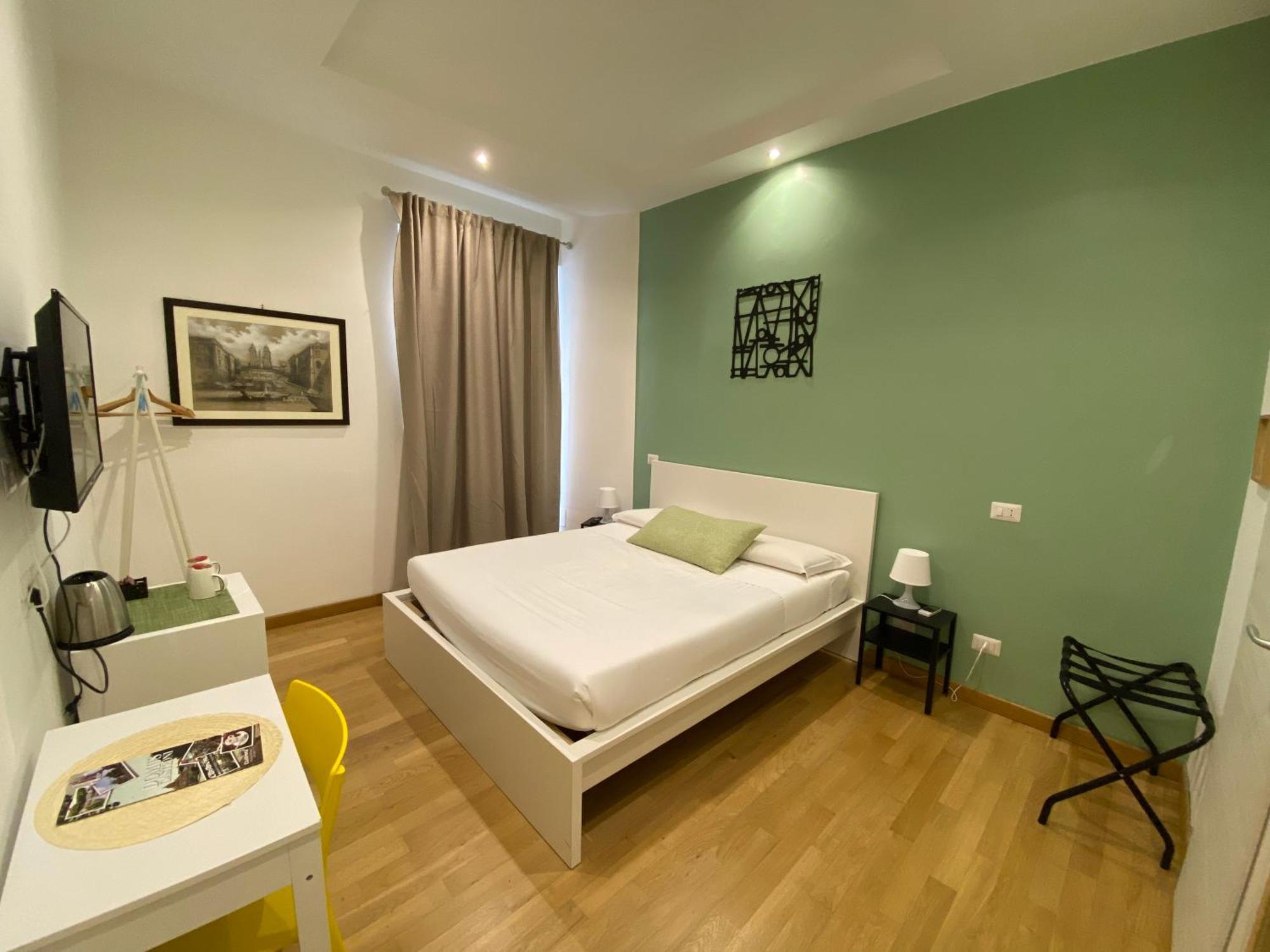 Domus Castroni Germanico Bed & Breakfast Rome Bagian luar foto
